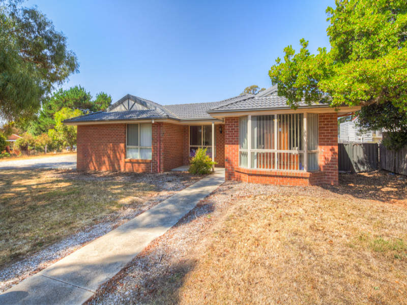 9 Armstrong Street, Creswick, VIC 3363