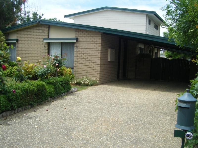 312 Sutherland Street, Lavington, NSW 2641 Property Details