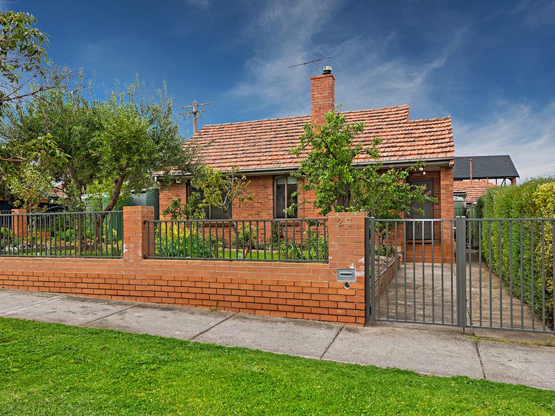 27 Henty Street, Reservoir, VIC 3073