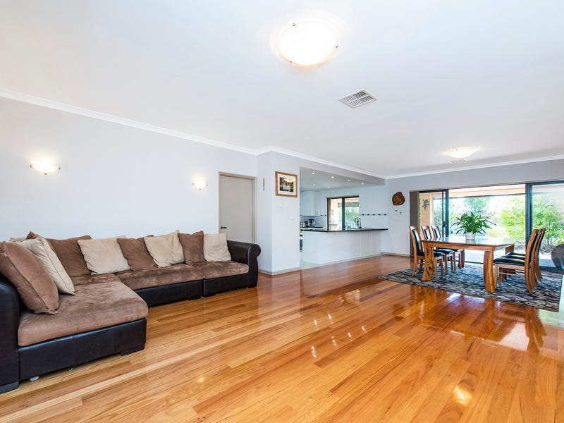 8 Moseley Drive, The Vines, WA 6069