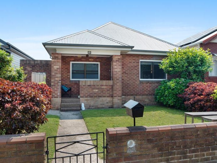 18 Maitland Street, Stockton, NSW 2295