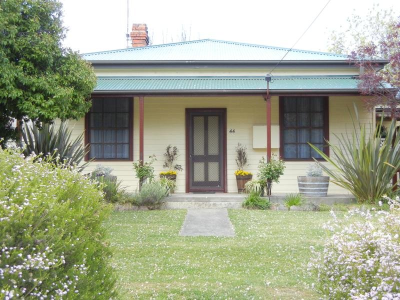 44 Last Street, Beechworth, Vic 3747 Property Details