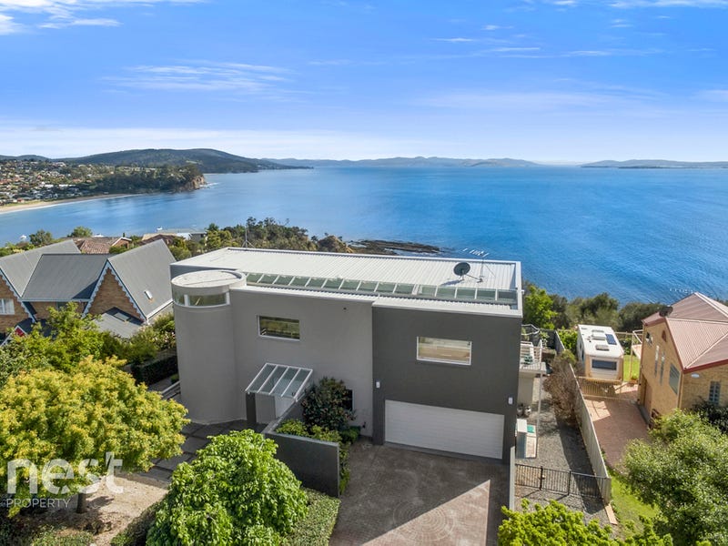 35 Suncoast Drive, Blackmans Bay, TAS 7052