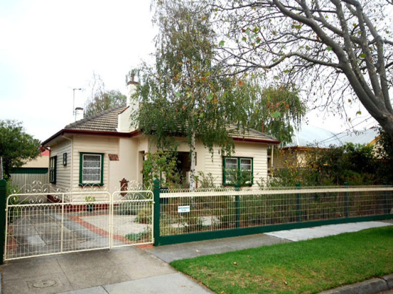 49 Henry St, Oakleigh, Vic 3166 Property Details