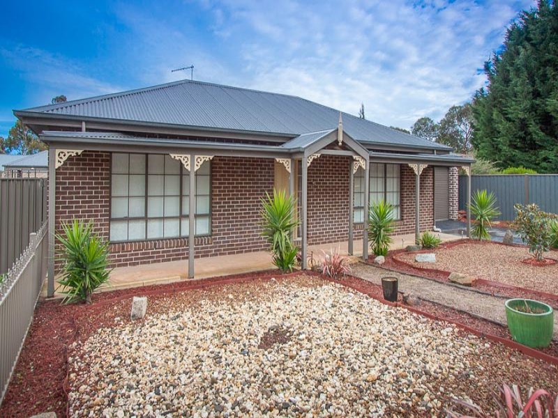 11A Reynolds Grove, Romsey, Vic 3434 Property Details