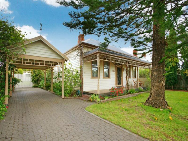 70 Holyrood Street, Hampton, Vic 3188 Property Details