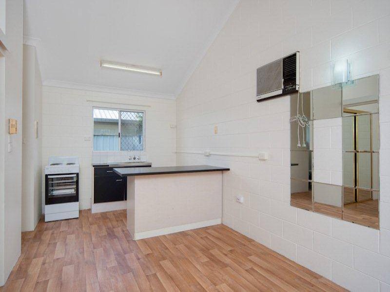 4 485 Mccoombe Street Mooroobool Qld 4870 Property Details