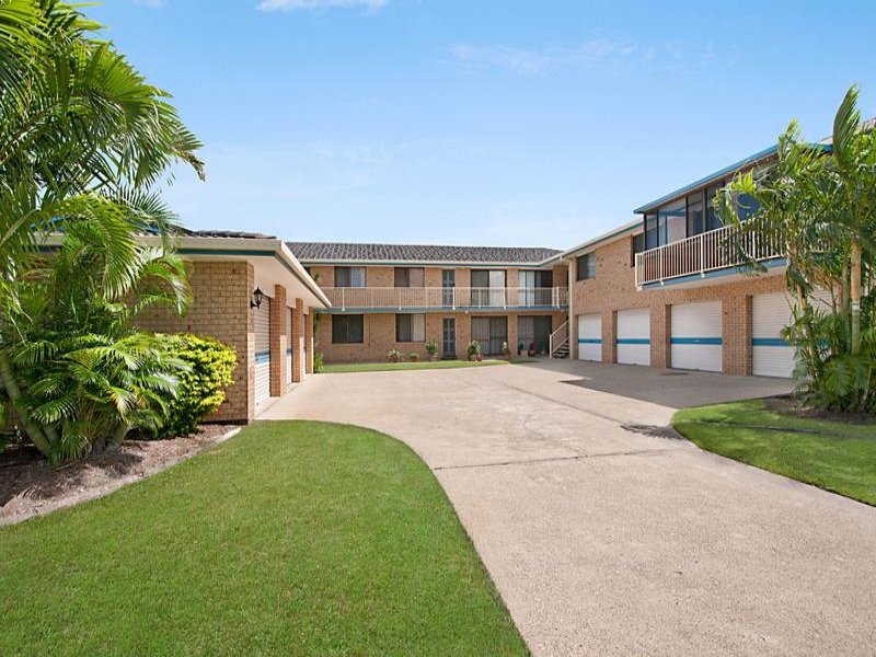 30 Falkinder Avenue, Paradise Point, QLD 4216 30 Falkinder Avenue, Paradise Point, QLD 4216