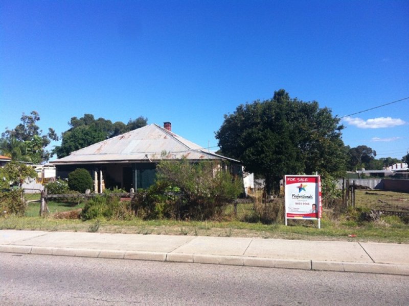 33 Streatham Street, Beckenham, WA 6107 Property Details