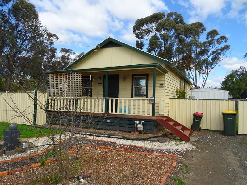 30 Tullaroop Road, Maryborough, VIC 3465