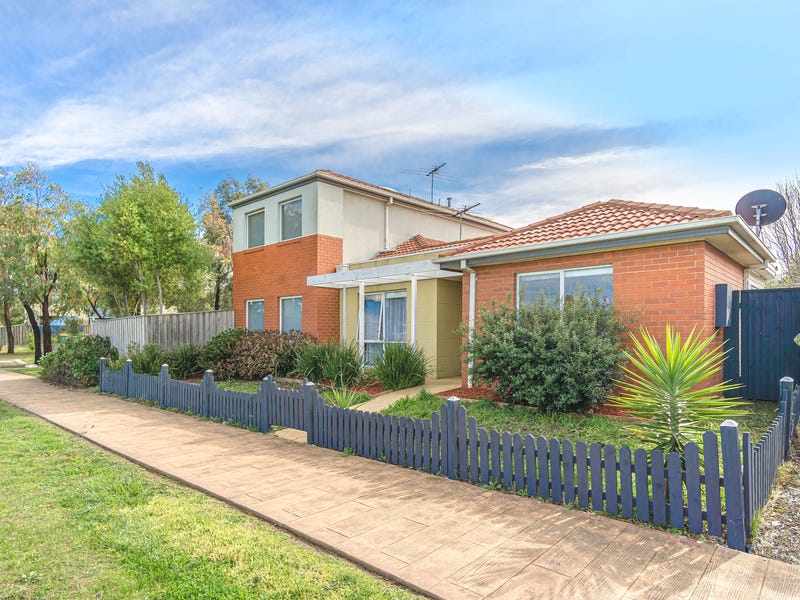 13 Viewbank Circuit Roxburgh Park Vic 3064