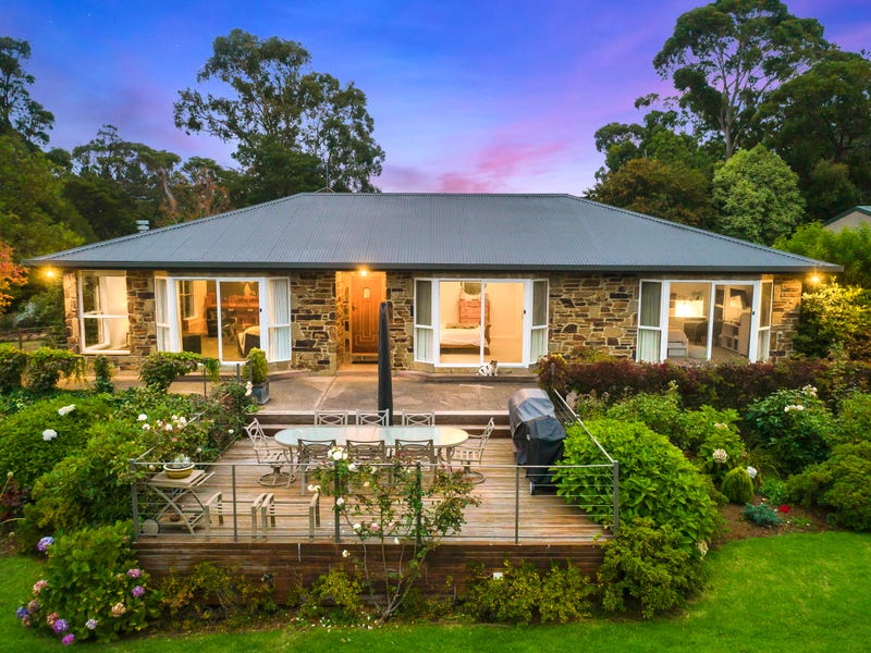 24 Ferrier Street, Mount Macedon, VIC 3441