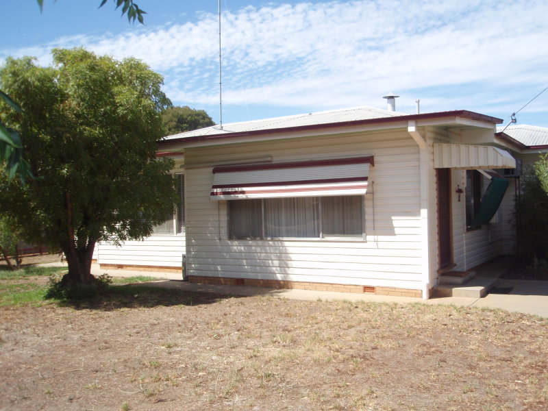 16 Warmatta Street, Finley, NSW 2713 Property Details