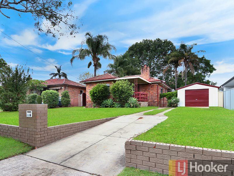 7 Arnold Street, Peakhurst, NSW 2210 Property Details