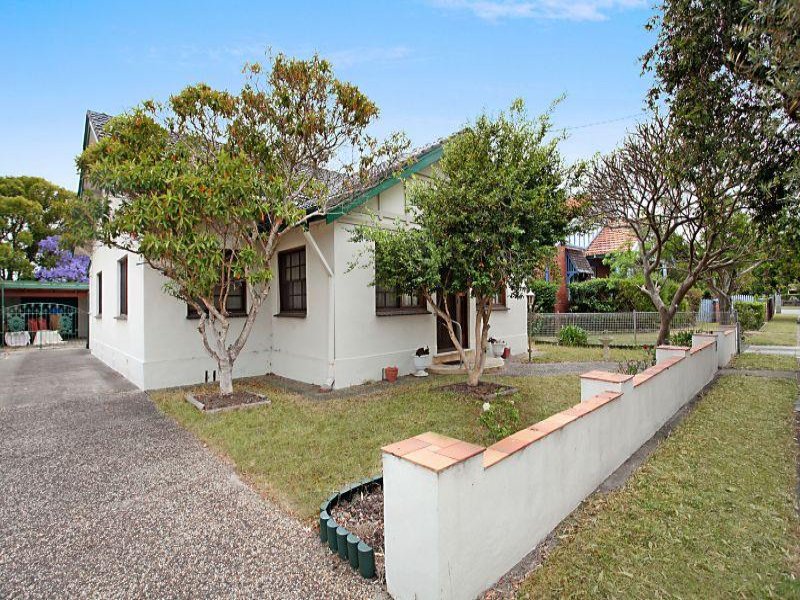 175 Kemp Street, Hamilton South, NSW 2303