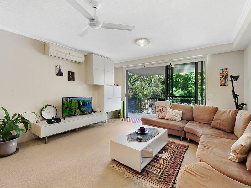 2/154 Musgrave Ave, Southport, Qld 4215 Property Details