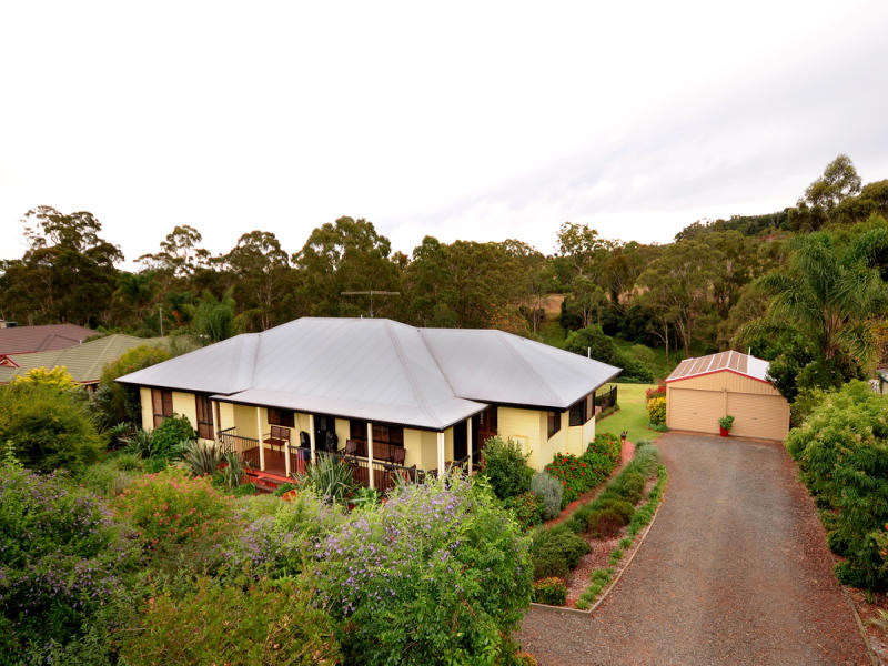 10 Parkway Drive, Highfields, Qld 4352 Property Details