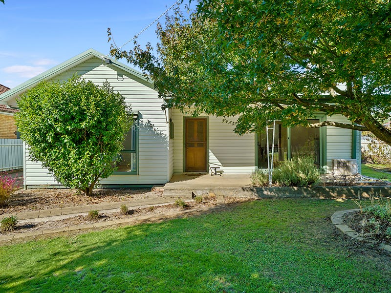 102 Great Alpine Road, Myrtleford, VIC 3737