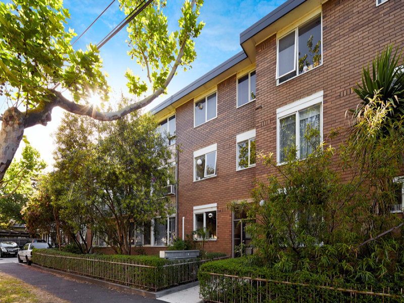 14/2 Dickens Street, Elwood, Vic 3184 Property Details