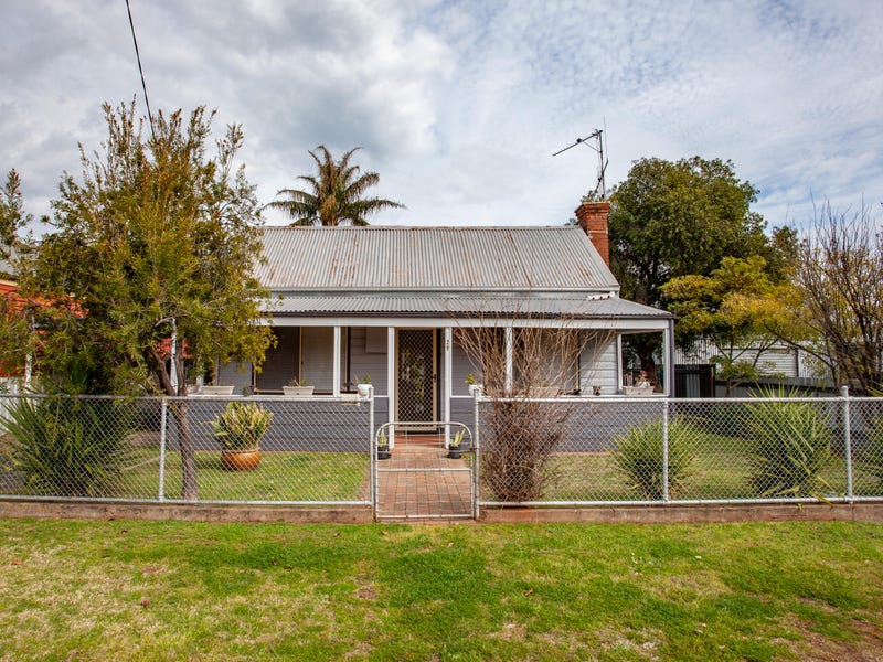 29 Arthur St, Wellington, NSW 2820 House for Sale