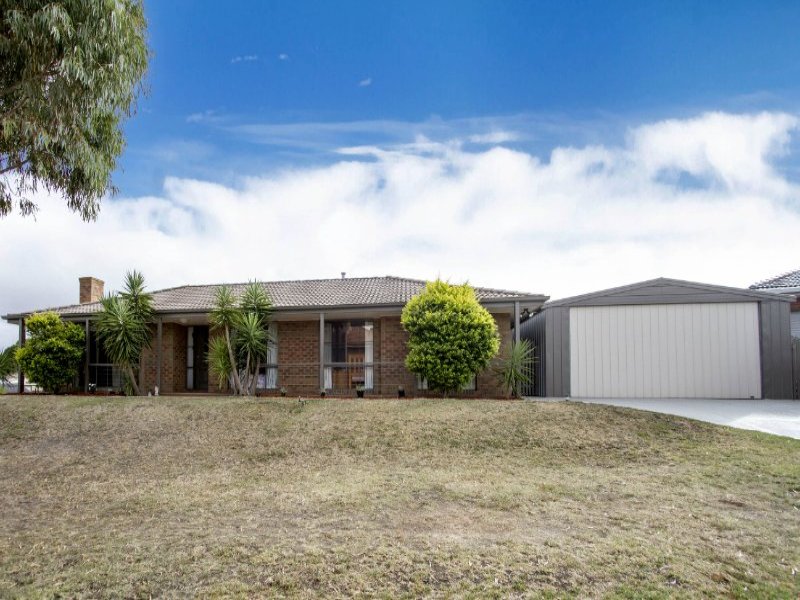 10 Earnshaw Drive, Carrum Downs, VIC 3201 - Realestate.com.au