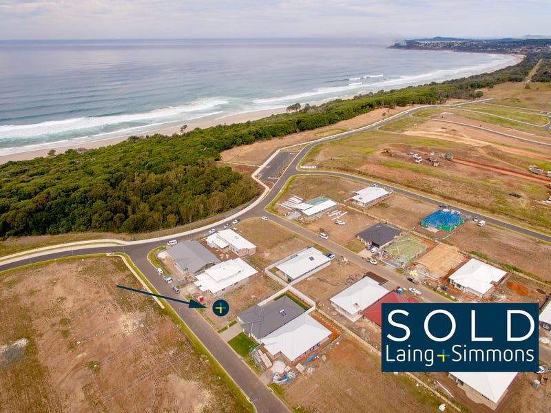 5 Summer Circuit, Lake Cathie, NSW 2445