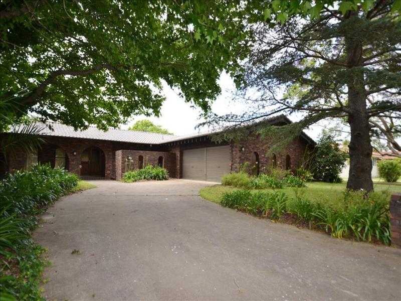 2 Lyrebird Drive, Nowra, NSW 2541 Property Details