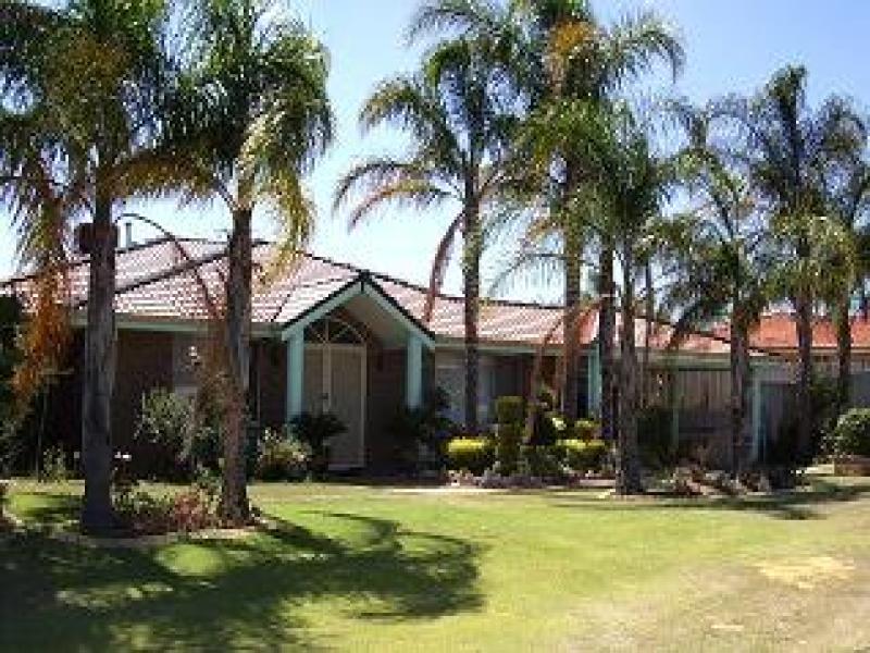 9 Daventry Drive, Alexander Heights, WA 6064