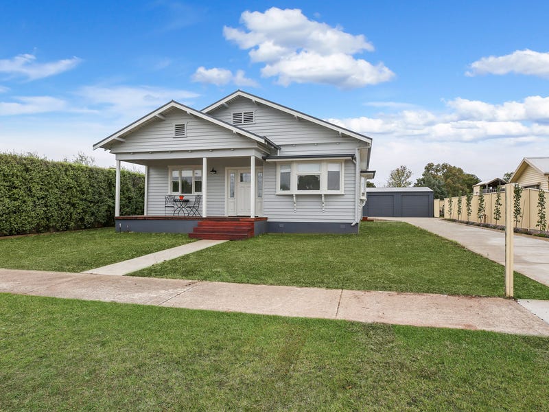 92 Moore Street, Colac, Vic 3250 House for Sale