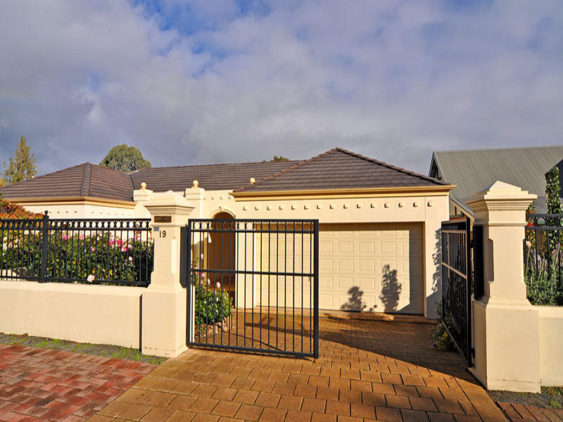 19 Lockwood Road, Erindale, SA 5066 Property Details