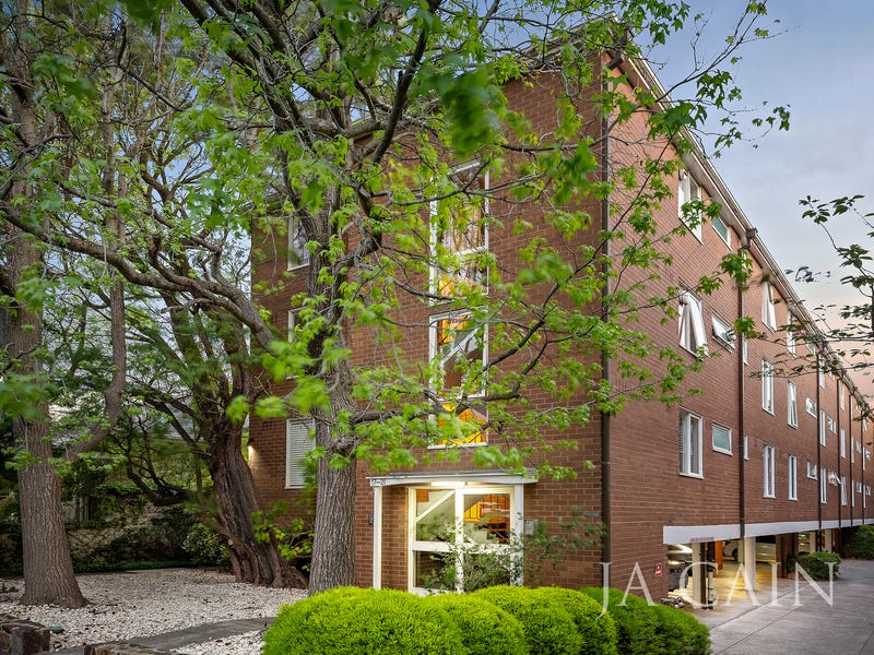 Real Estate & Property for Sale in Mount Eliza, VIC 3930 (+1 location