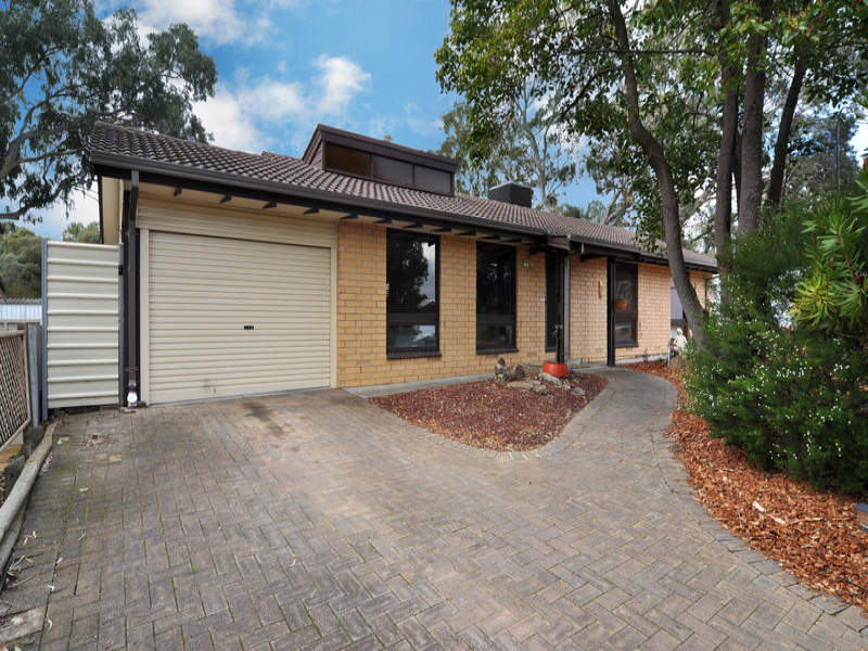 2 Brook Drive, Aberfoyle Park, SA 5159