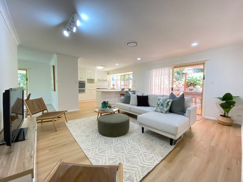 33 Blackwood Drive, Arana Hills, QLD 4054