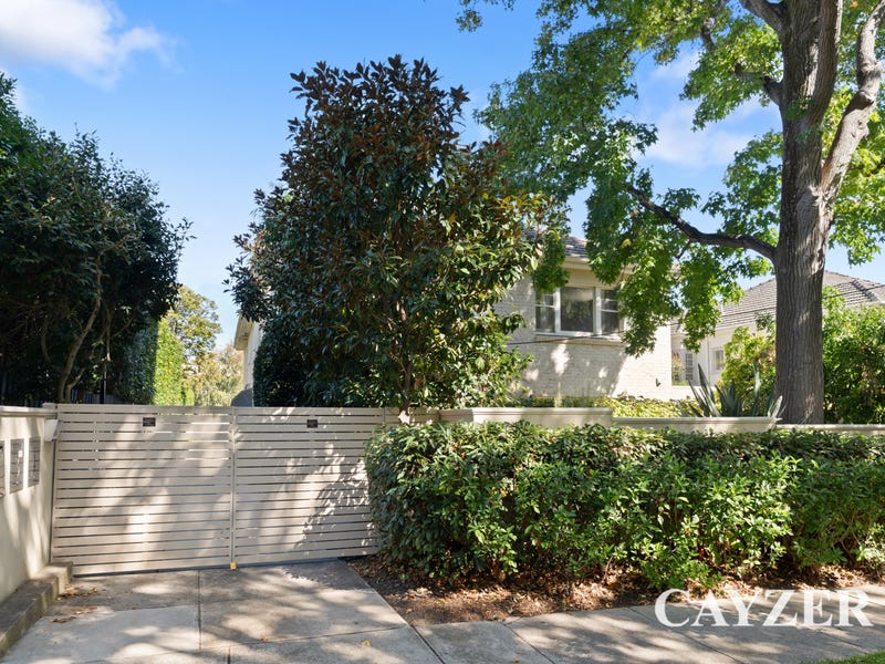 4/7 Iona Avenue, Toorak, Vic 3142