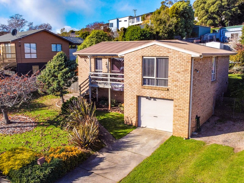 11 River Road, Ambleside, Tas 7310 Property Details