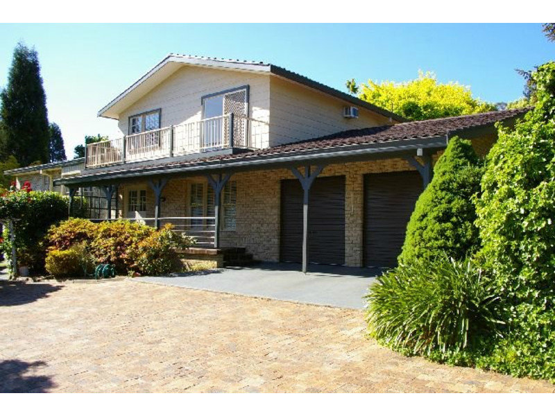 52 Oxley Drive, Bowral, NSW 2576 Property Details
