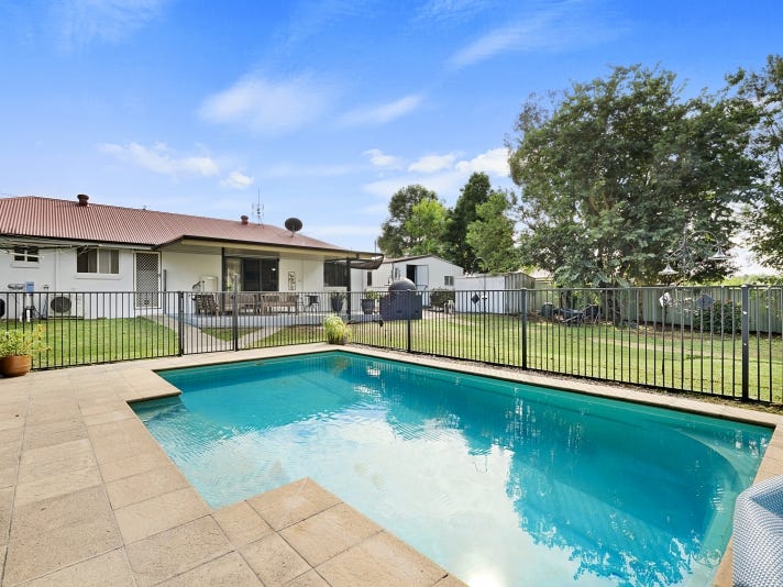 42 Parkview Road, Glass House Mountains, QLD 4518