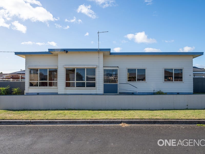 121 Main Street, Ulverstone, Tas 7315 House for Sale