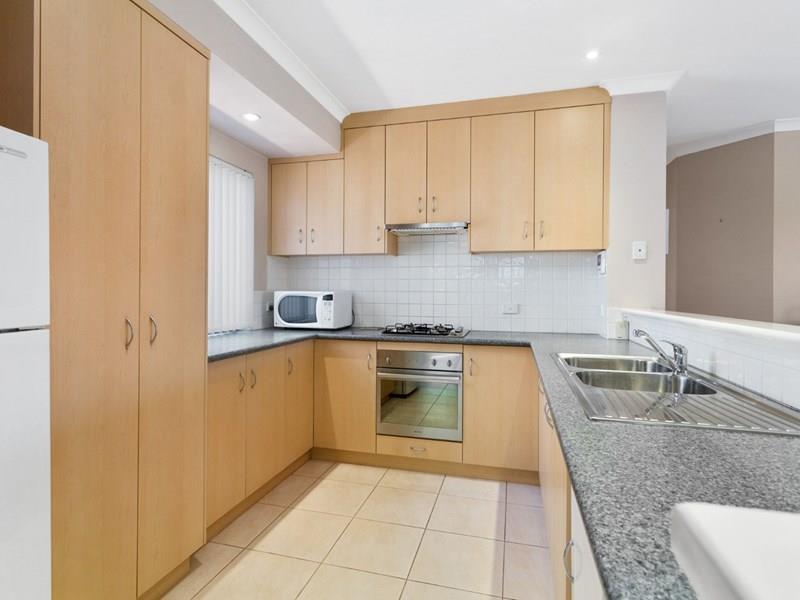 2/13 Hodgson Place, Kardinya, WA 6163 Property Details