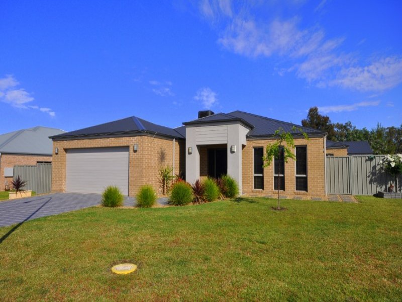 2 Oxford Drive, Thurgoona, NSW 2640 Property Details