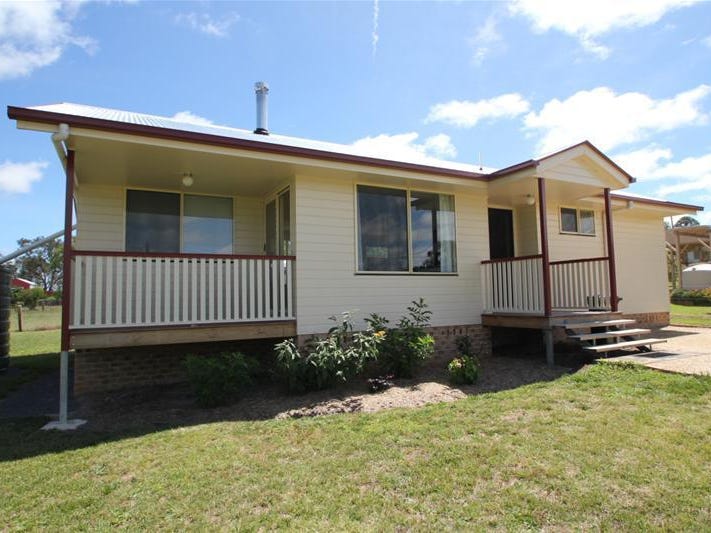 16 Clive Street, Tenterfield, NSW 2372 Property Details