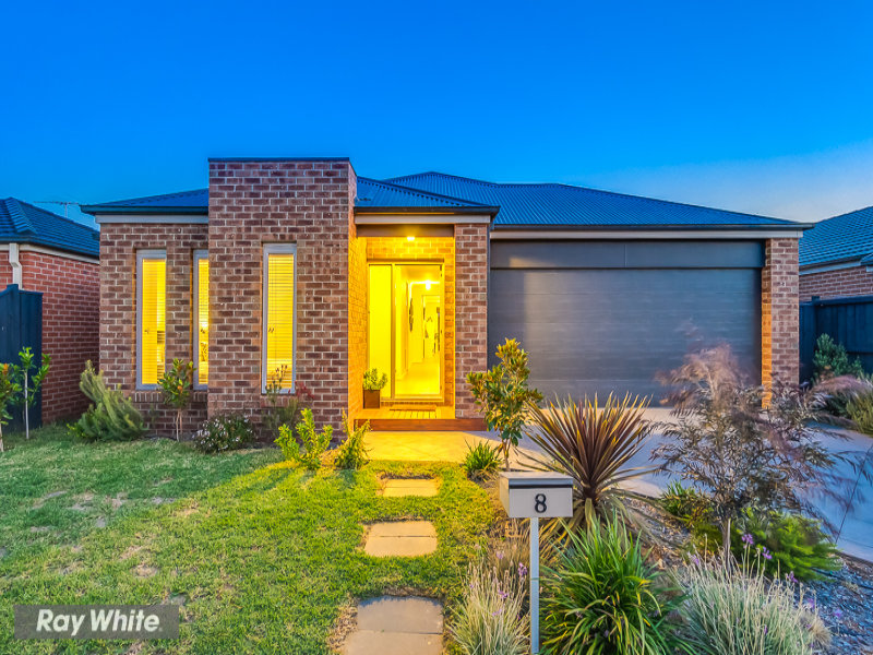 8 Beagle Street, Tarneit, Vic 3029 Property Details