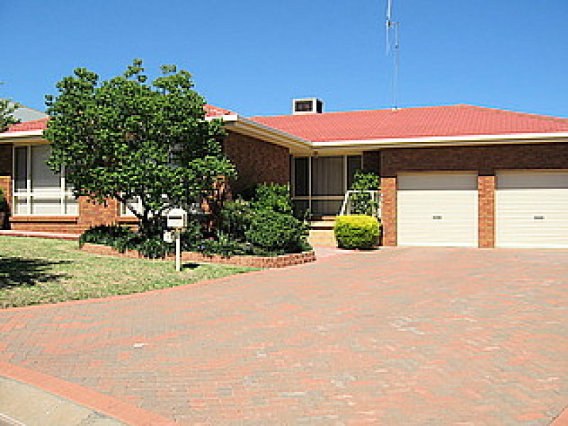 10 Highland Ave, Parkes, NSW 2870 Property Details