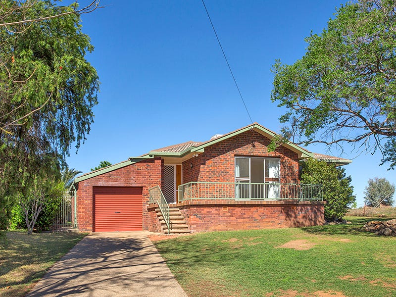 18 Andrew Avenue, Tamworth, NSW 2340 Property Details