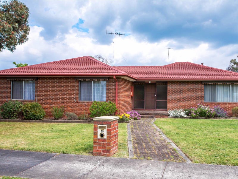 18 Penrith Court, Berwick, Vic 3806 - realestate.com.au