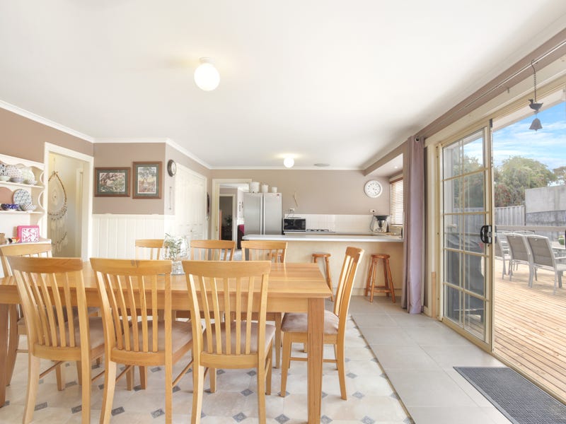 22 Endeavour Drive, Torquay, Vic 3228 Property Details