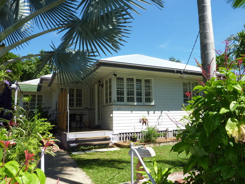 251 Aumuller Street, Westcourt, QLD 4870