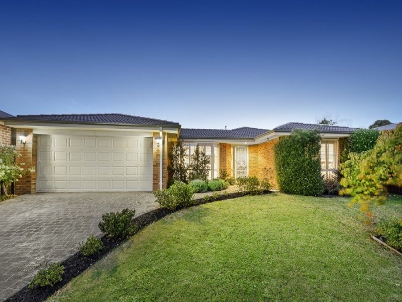 6 Kensington Place, Mooroolbark, Vic 3138 Property Details