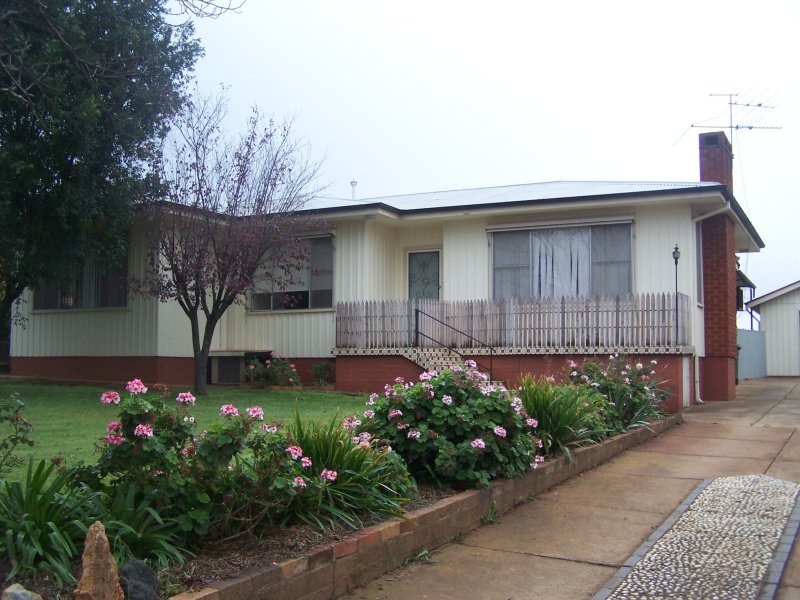 25 Redmond Street, Temora, NSW 2666