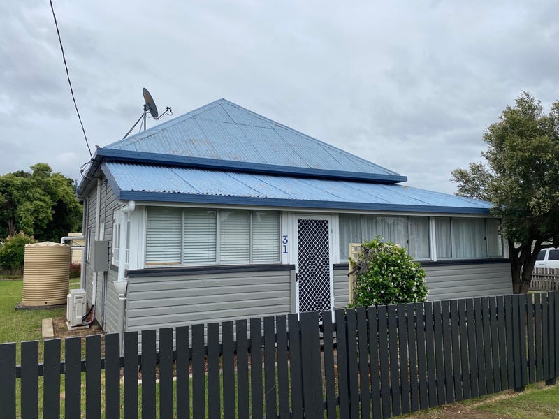 31 Dragon Street, Warwick, QLD 4370